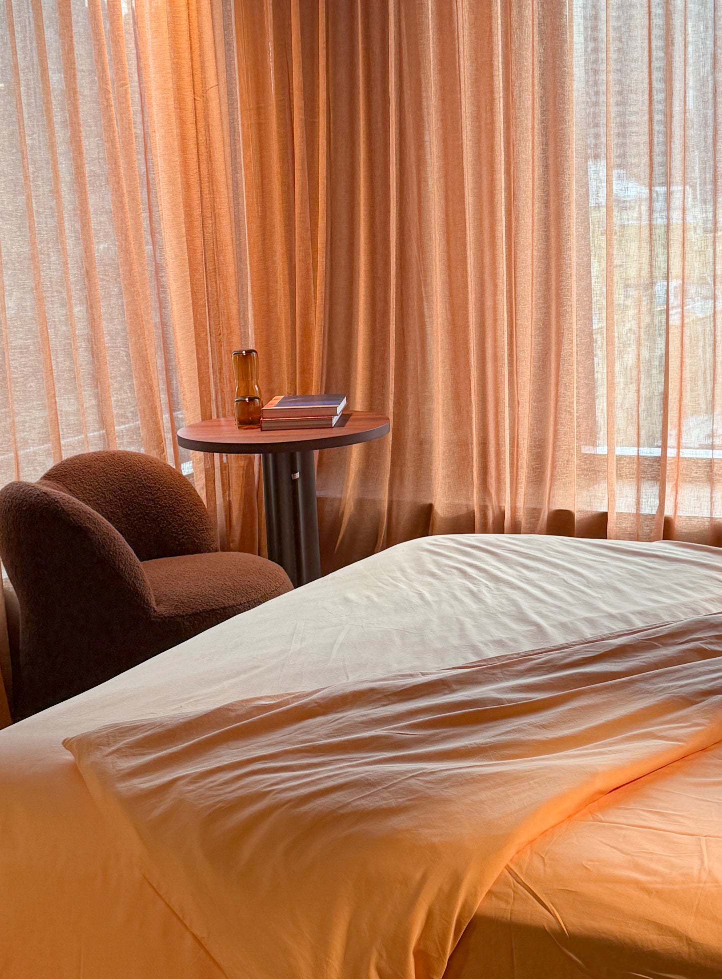 Peach fuzz sheet set