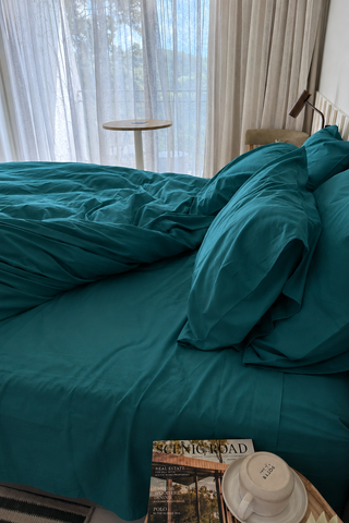 Transformative teal bed set