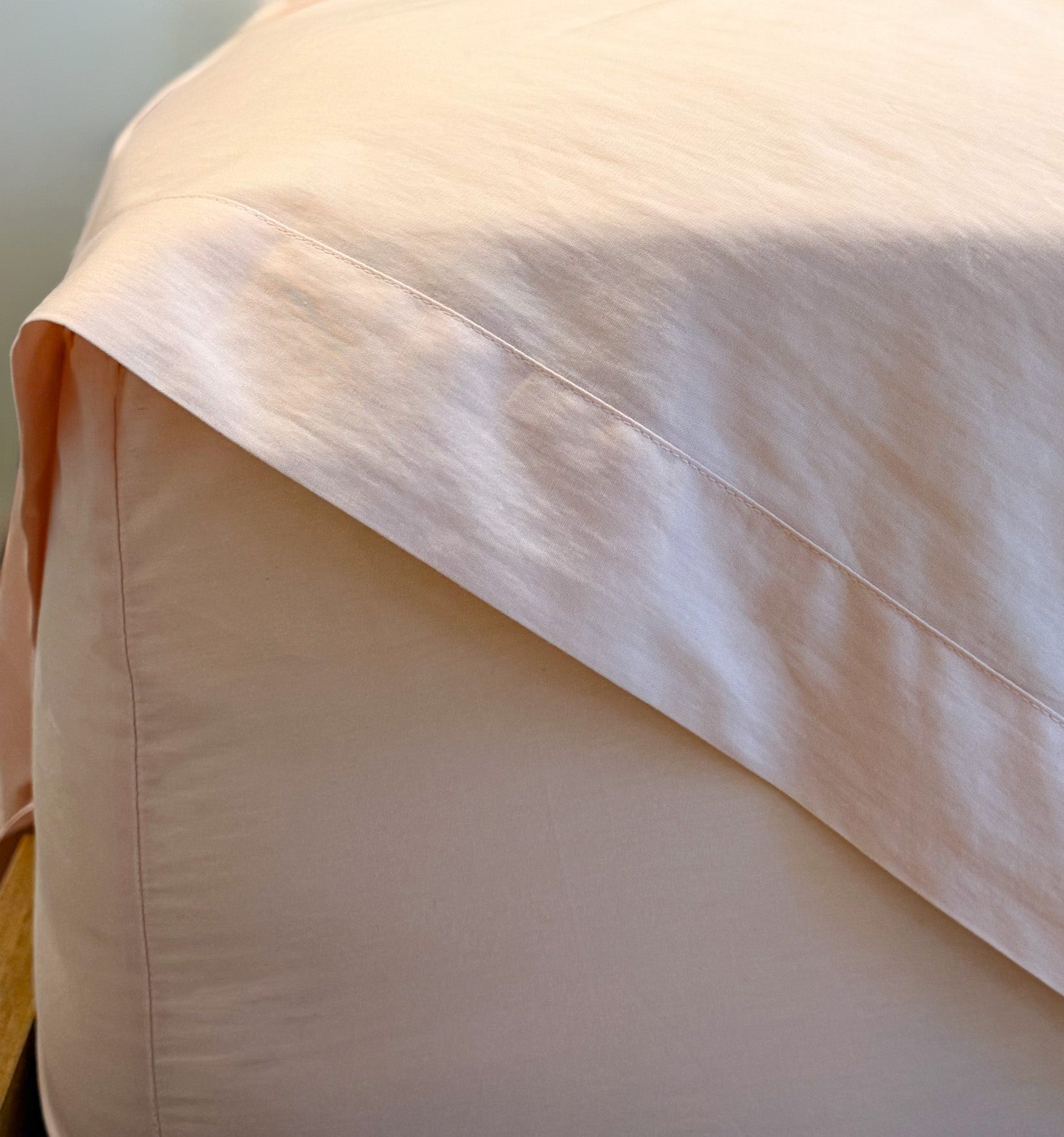 Transcendent pink sheet set