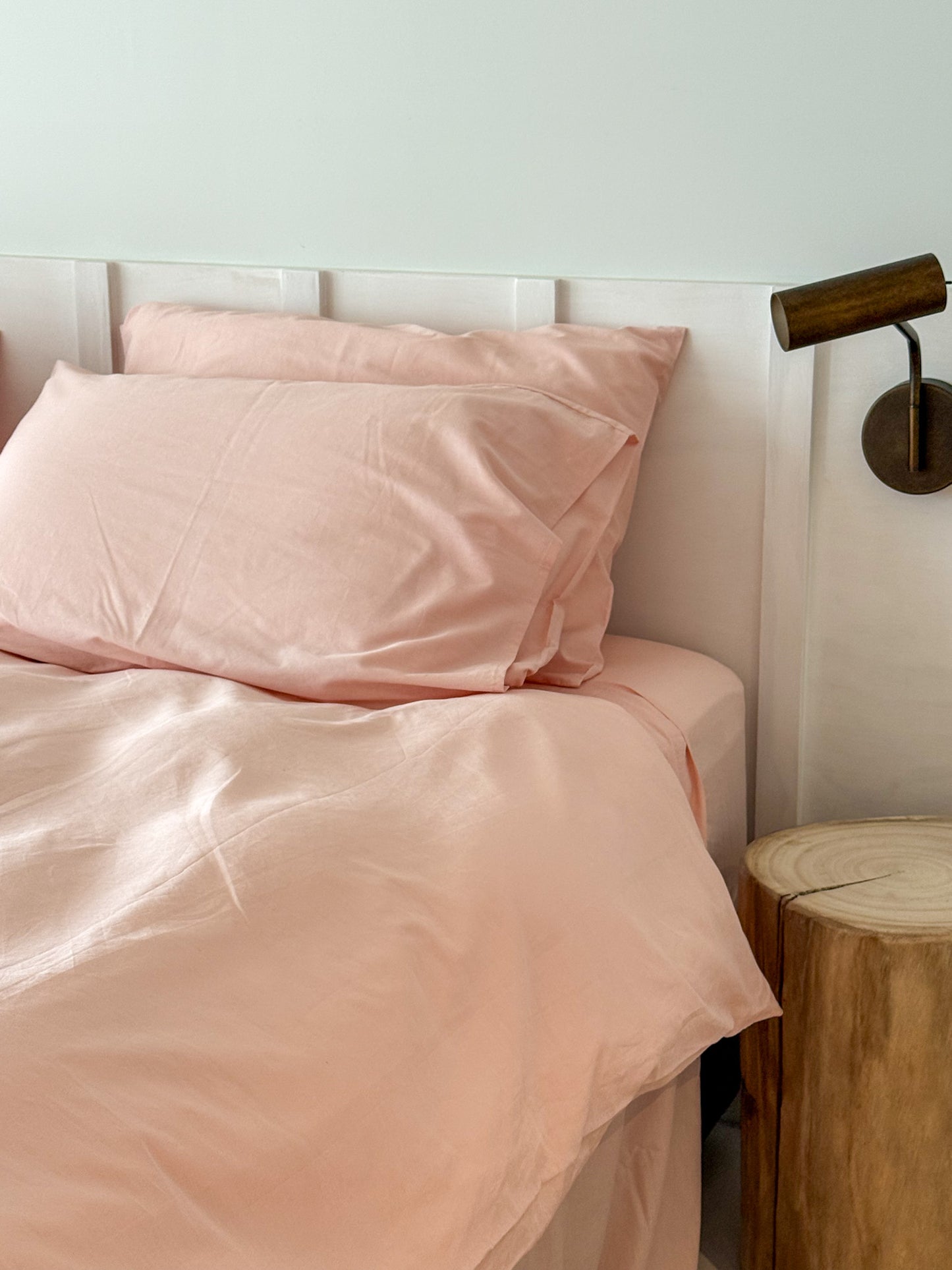 Transcendent pink bed set